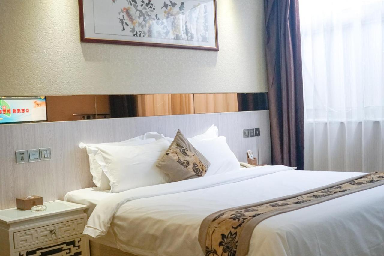 Paco Hotel Tianhe Coach Terminal Metro Satation Guangzhou-Free Shuttle Bus For Canton Fair Exteriér fotografie
