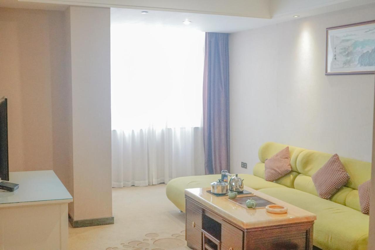Paco Hotel Tianhe Coach Terminal Metro Satation Guangzhou-Free Shuttle Bus For Canton Fair Exteriér fotografie