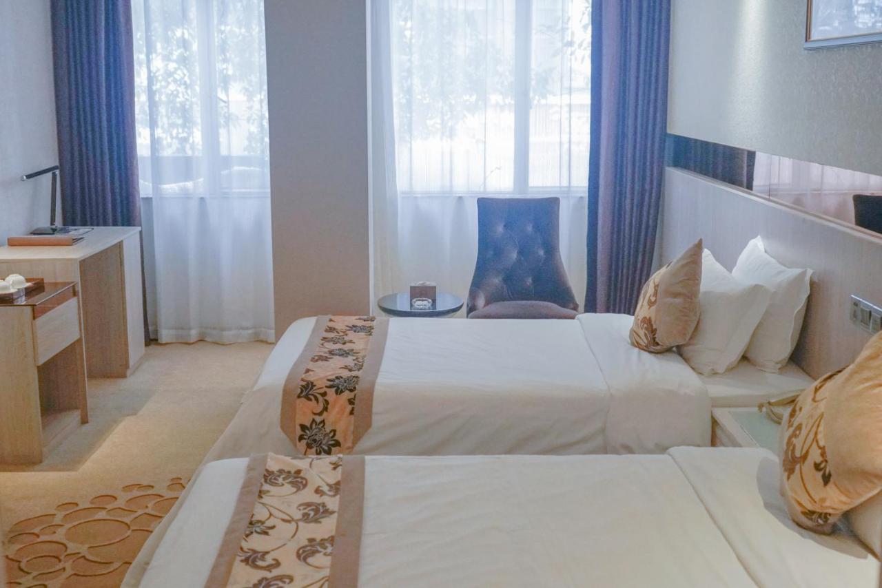 Paco Hotel Tianhe Coach Terminal Metro Satation Guangzhou-Free Shuttle Bus For Canton Fair Exteriér fotografie