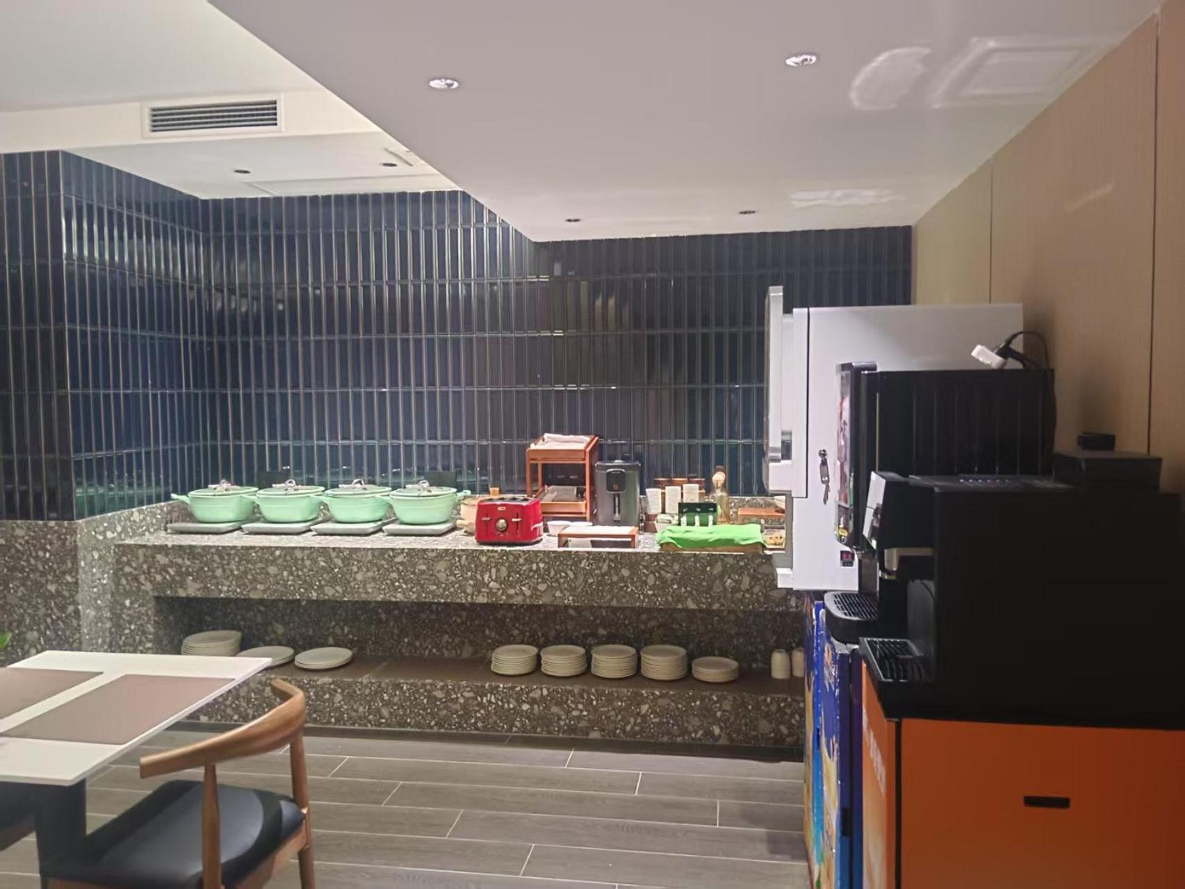 Paco Hotel Tianhe Coach Terminal Metro Satation Guangzhou-Free Shuttle Bus For Canton Fair Exteriér fotografie
